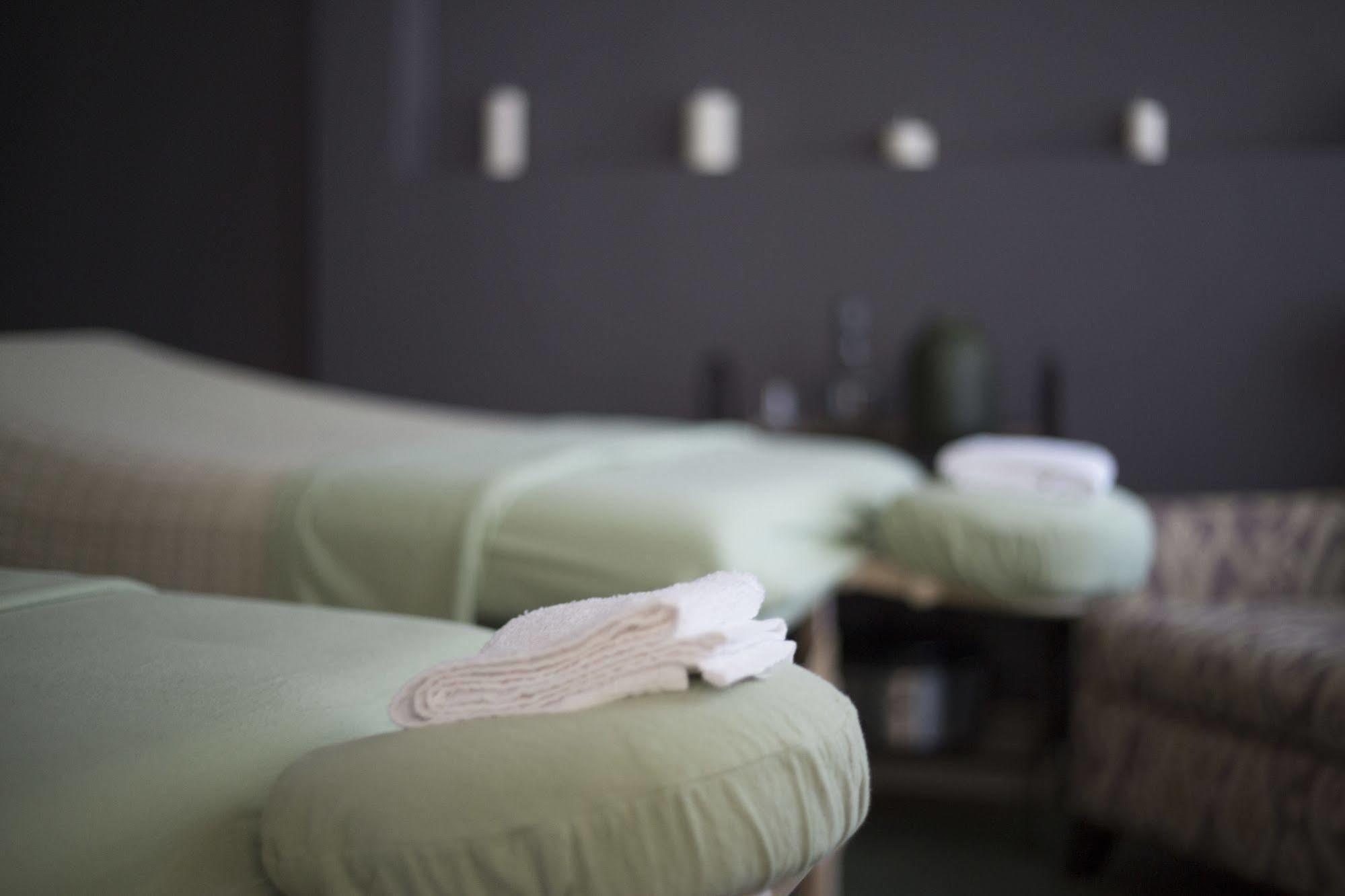The Seaglass Inn & Spa Провинстаун Экстерьер фото